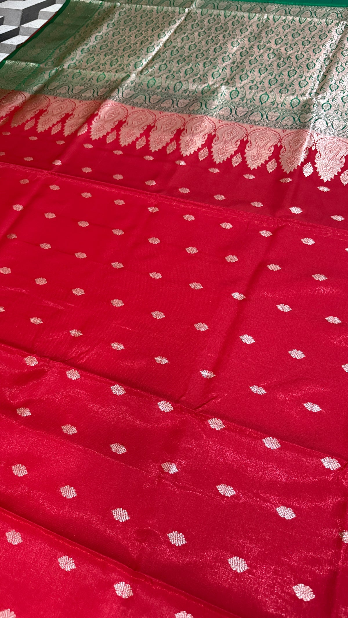 Red Green Banarasi Silk Saree, Golden Zari Woven Wedding Ethnic Wear