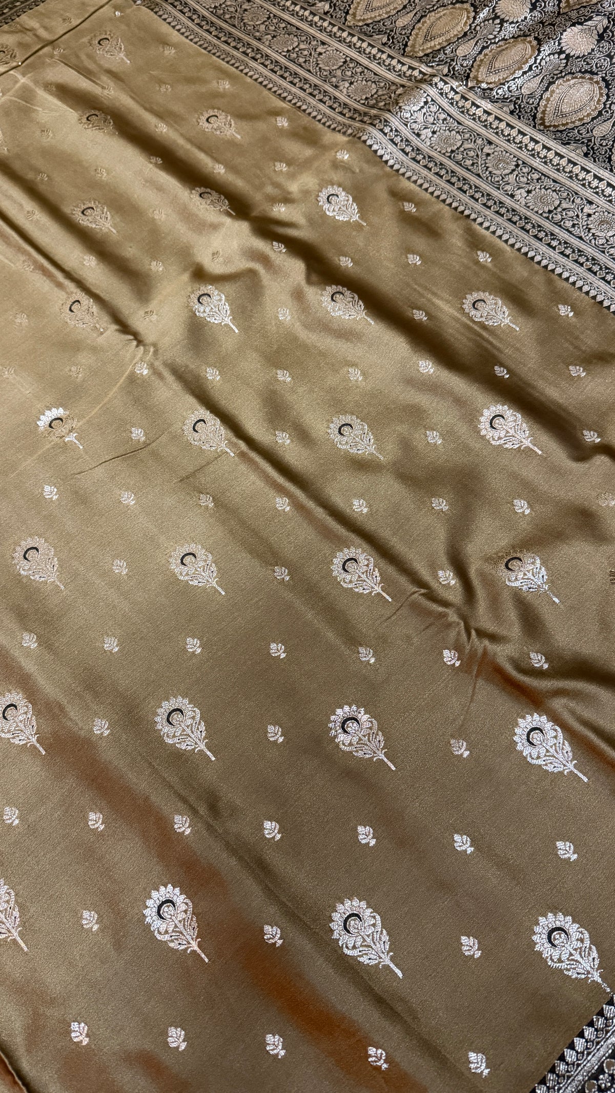 Olive Brown Silk Saree with Zari Work, Floral & Paisley Motifs (Traditional Indian Wear)