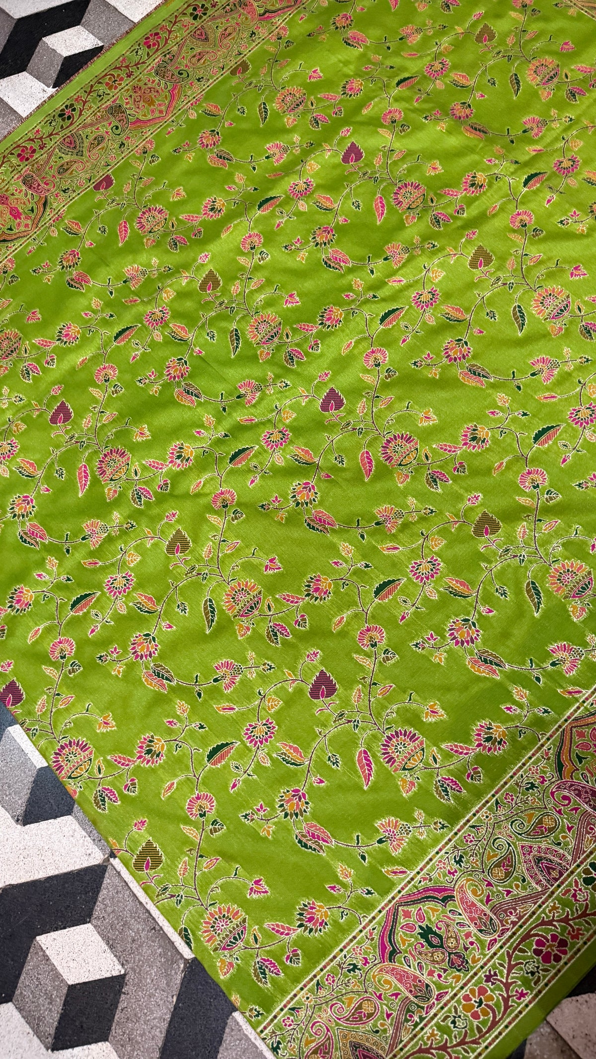 Green Pashmina Silk Saree, Kashmiri Floral Woven, Paisley Border, Festive Ethnic Wear