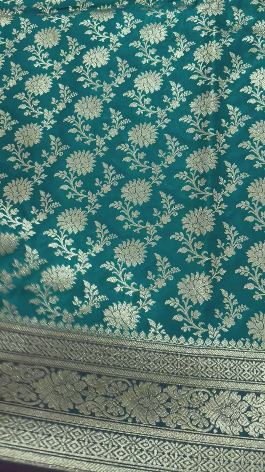 Emerald Green, Red Pallu, Gold Zari Banarasi Silk Saree (Wedding, Festive)
