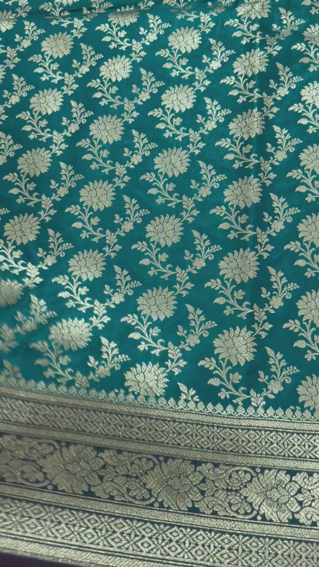 Emerald Green, Red Pallu, Gold Zari Banarasi Silk Saree (Wedding, Festive)