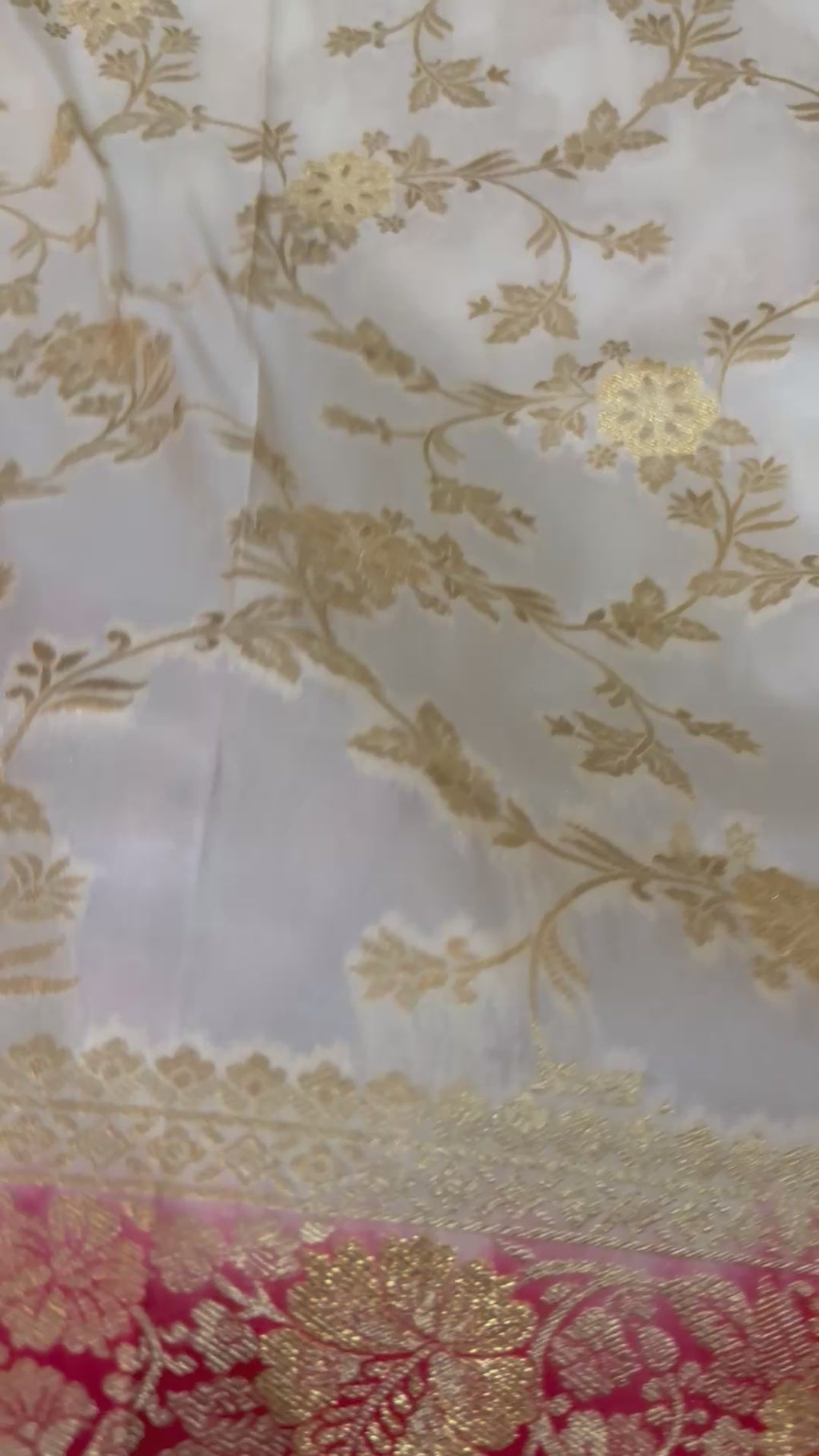 Ivory & Red Dola Silk Saree | Elegant Woven Floral Design | Traditional Banarasi Style Saree